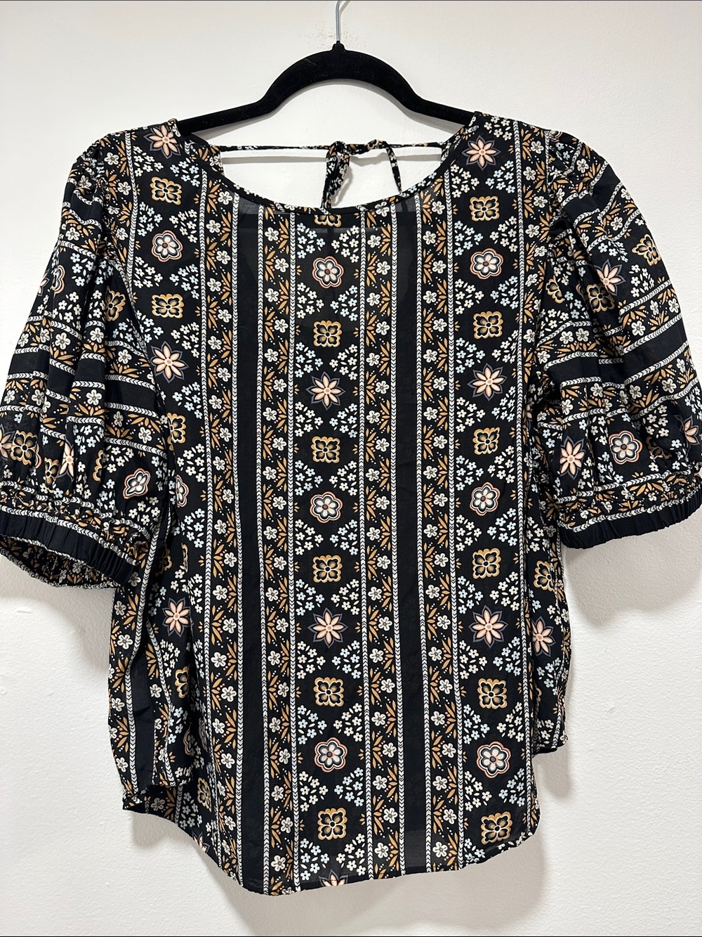 Ann Taylor Black Floral Puff-Sleeve Blouse 249